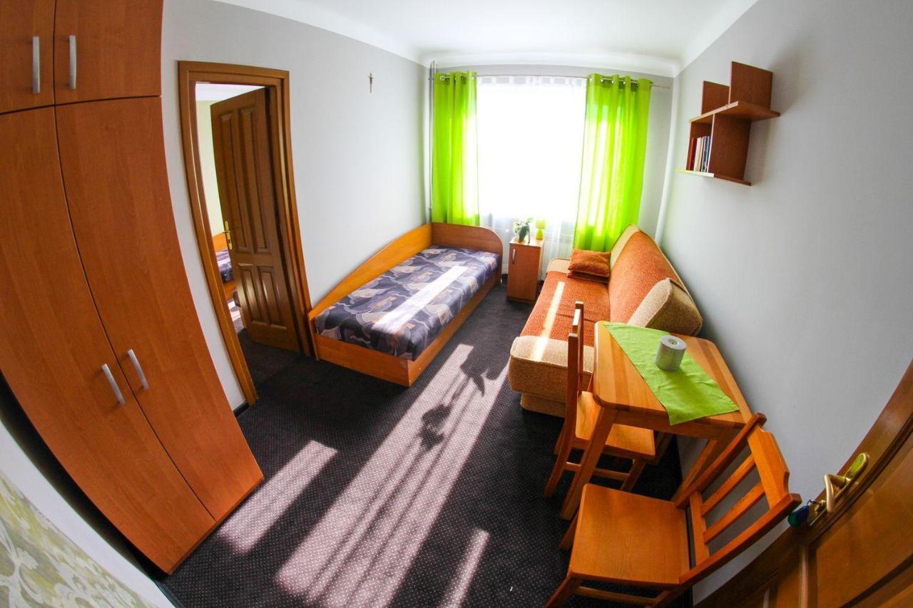 Wieczernik Dom Rekolekcyjny Ksiezy Pallotynow Swieta Katarzyna  Esterno foto