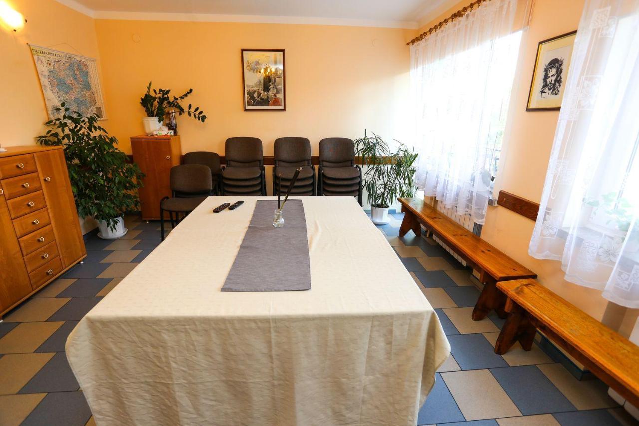 Wieczernik Dom Rekolekcyjny Ksiezy Pallotynow Swieta Katarzyna  Esterno foto