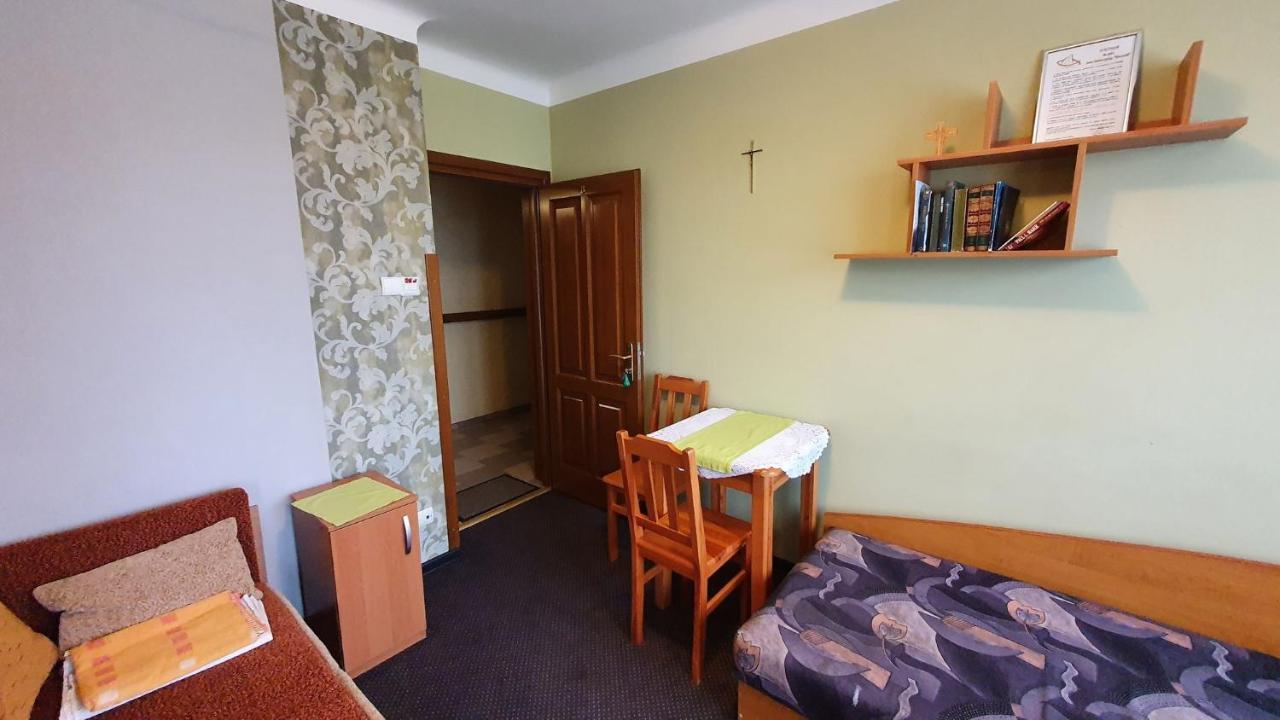 Wieczernik Dom Rekolekcyjny Ksiezy Pallotynow Swieta Katarzyna  Esterno foto