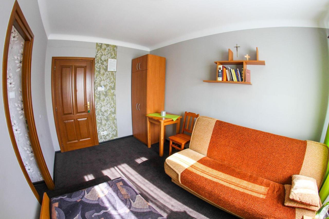 Wieczernik Dom Rekolekcyjny Ksiezy Pallotynow Swieta Katarzyna  Esterno foto